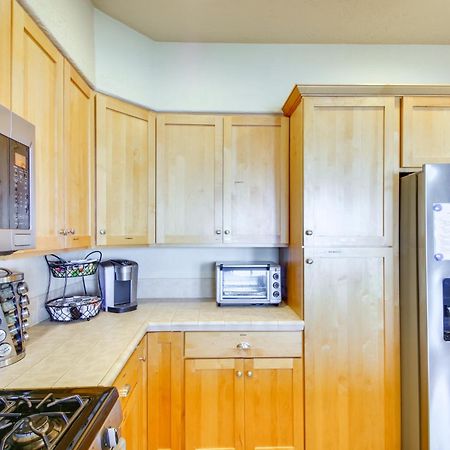 Quiet Waterfront Escape With Hot Tub And Beach Access! Gold Beach Exterior foto