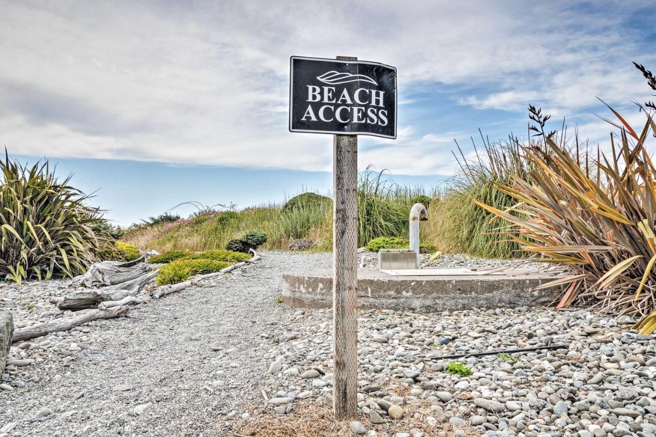 Quiet Waterfront Escape With Hot Tub And Beach Access! Gold Beach Exterior foto