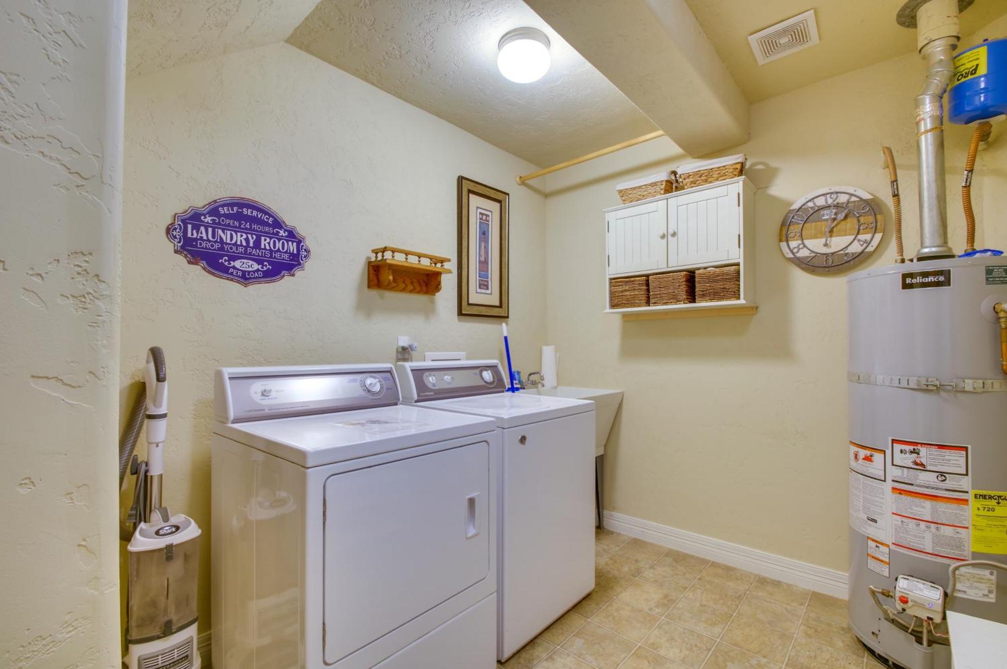 Quiet Waterfront Escape With Hot Tub And Beach Access! Gold Beach Exterior foto