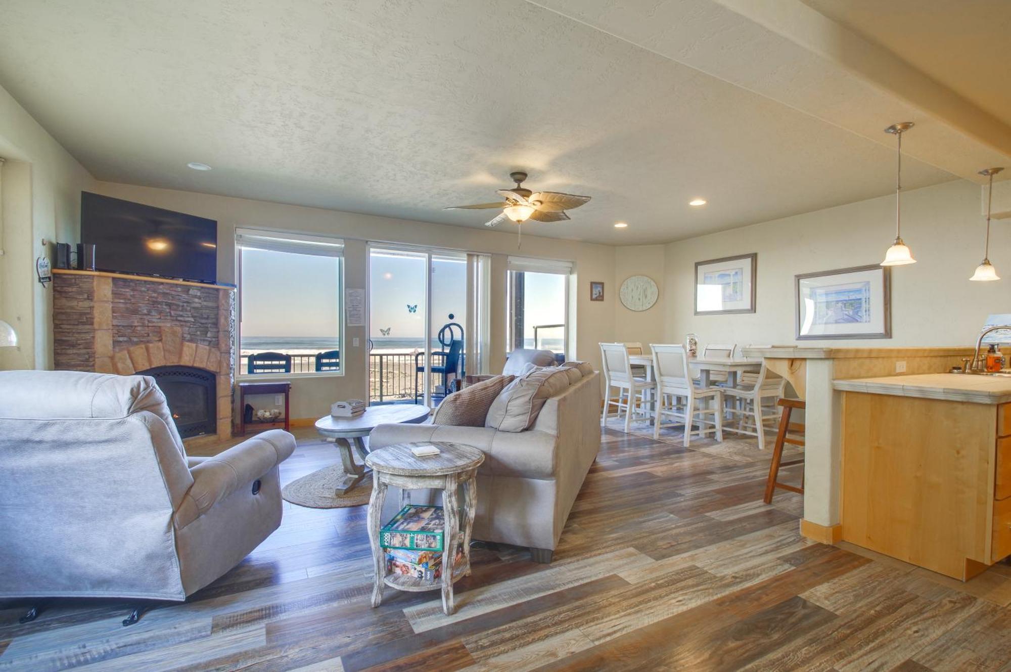 Quiet Waterfront Escape With Hot Tub And Beach Access! Gold Beach Exterior foto